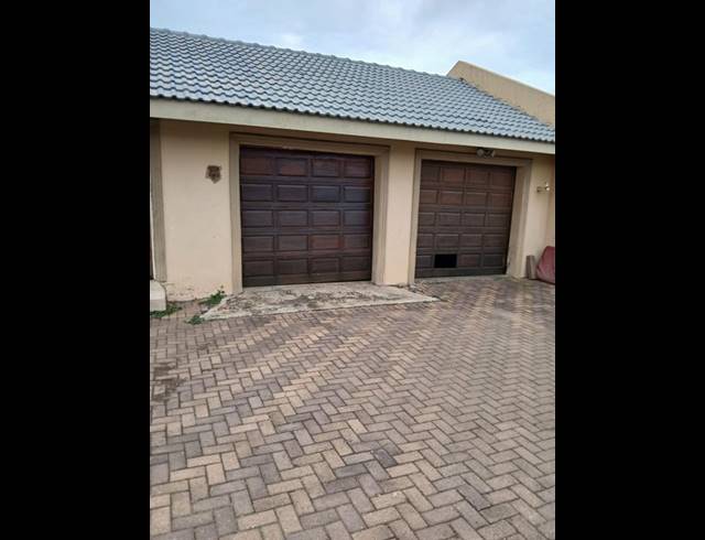 4 BEDROOM HOUSE FOR SALE IN FAUNA PARK